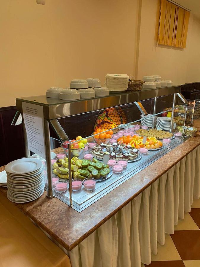 Flora Hotel - Apartments ボロヴェッツ エクステリア 写真
