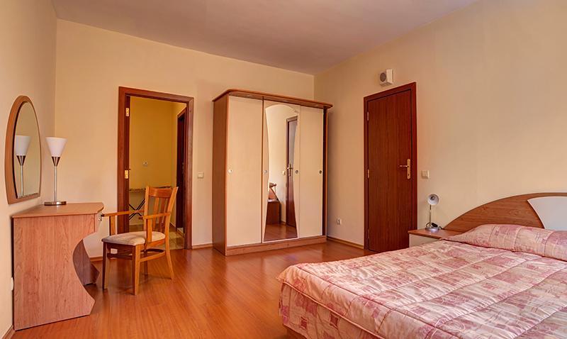 Flora Hotel - Apartments ボロヴェッツ エクステリア 写真
